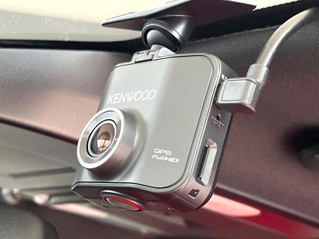 シビック タイプＲ　６ＭＴ　ホンダセンシング　純正１９インチアルミ　ドライブモードスイッチ　フルＬＥＤヘッドライト　アルカンターラ巻きステアリング　レッドラックススエードスポーツシート　ホンダコネクトナビ　ＥＴＣ２．０（68枚目）