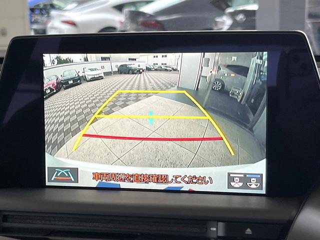クラウンハイブリッド Ｓ　Ｃパッケージ　セーフティセンス　ブラインドスポットモニター　イージークローザー　パドルシフト　純正１７インチアルミ　革巻きステアリング　ブラックファブリックシート　パワーシート　シートヒーター　純正ＳＤナビ　ＥＴＣ（7枚目）