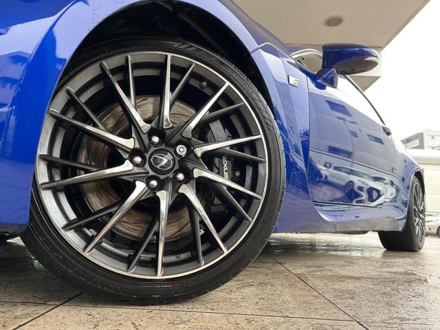 RC F ベースグレード マークレビンソンサウンド ムーンルーフ 純正オプション19インチアルミ 白セミアニリン革シート レーダークルーズコントロール プリクラッシュセーフティ ブラインドスポットモニター 前席シートエアコン(5枚目)