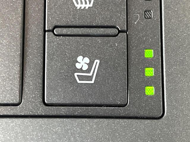 RC F ベースグレード マークレビンソンサウンド ムーンルーフ 純正オプション19インチアルミ 白セミアニリン革シート レーダークルーズコントロール プリクラッシュセーフティ ブラインドスポットモニター 前席シートエアコン(8枚目)