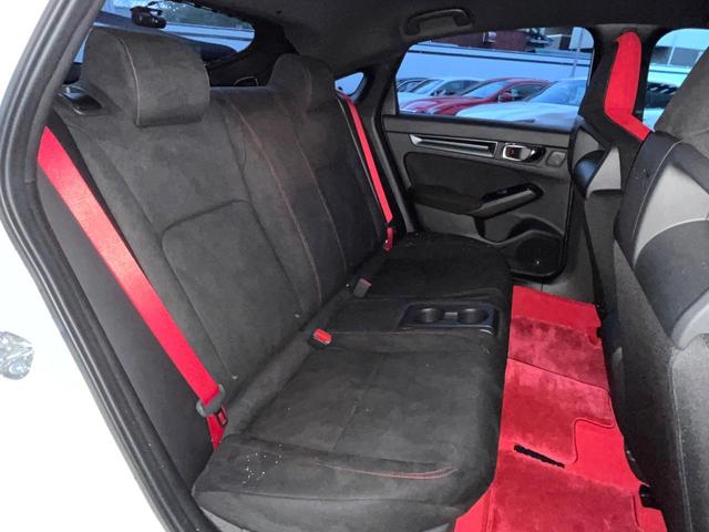 シビック タイプR 6MT ターボ トリプルマフラー バックカメラ ホンダセンシング 純正19インチアルミ 左右独立オートエアコン アルカンターラ巻きステアリング レッドラックススエードスポーツシート ホンダコネクトナビ(11枚目)