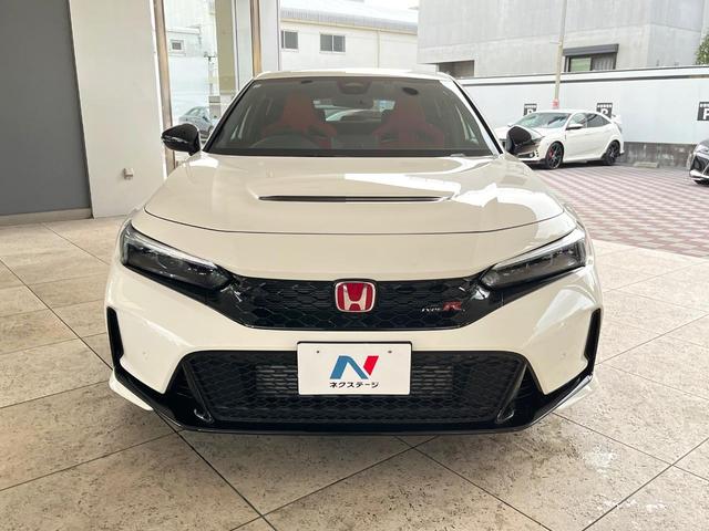 シビック タイプR 6MT ターボ トリプルマフラー バックカメラ ホンダセンシング 純正19インチアルミ 左右独立オートエアコン アルカンターラ巻きステアリング レッドラックススエードスポーツシート ホンダコネクトナビ(16枚目)