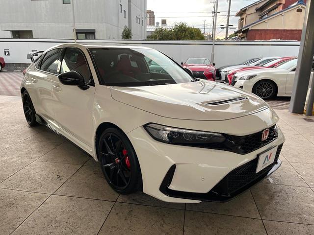 シビック タイプR 6MT ターボ トリプルマフラー バックカメラ ホンダセンシング 純正19インチアルミ 左右独立オートエアコン アルカンターラ巻きステアリング レッドラックススエードスポーツシート ホンダコネクトナビ(18枚目)