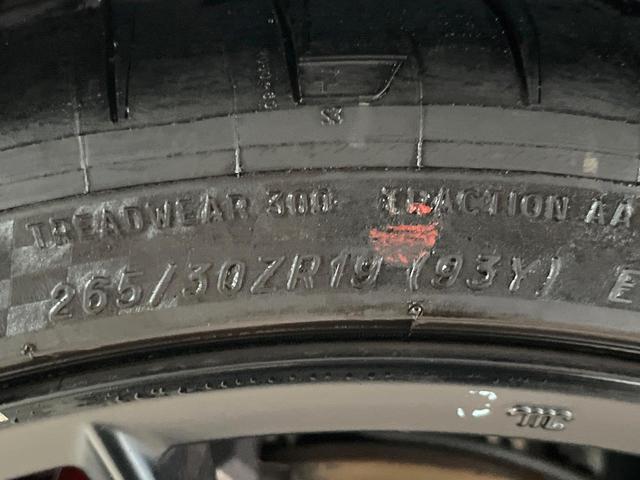 シビック タイプR 6MT ターボ トリプルマフラー バックカメラ ホンダセンシング 純正19インチアルミ 左右独立オートエアコン アルカンターラ巻きステアリング レッドラックススエードスポーツシート ホンダコネクトナビ(23枚目)