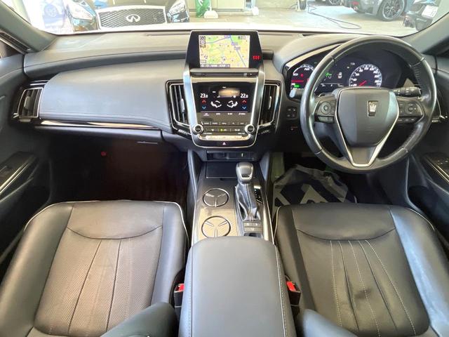 クラウンハイブリッド RSアドバンス TRDエアロ ムーンルーフ セーフティパッケージプラス 黒革シート ブラインドスポットモニター 3眼LEDヘッド 純正18インチスパッタリング塗装アルミ カラーヘッドアップディスプレイ スマートキー(2枚目)