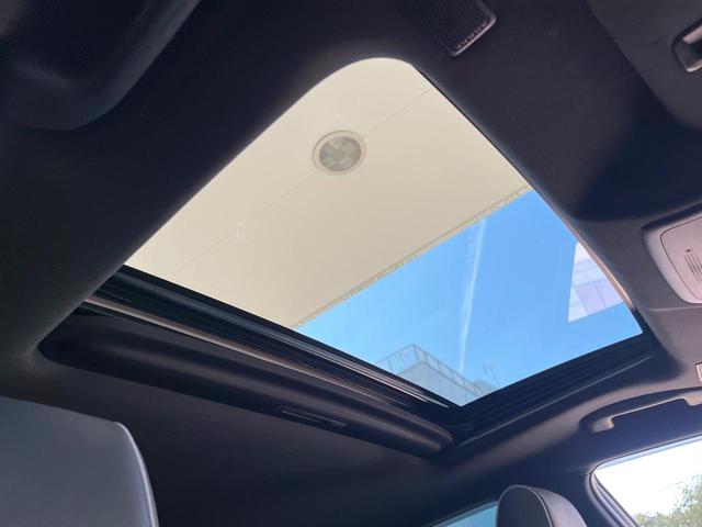 クラウンハイブリッド RSアドバンス TRDエアロ ムーンルーフ セーフティパッケージプラス 黒革シート ブラインドスポットモニター 3眼LEDヘッド 純正18インチスパッタリング塗装アルミ カラーヘッドアップディスプレイ スマートキー(4枚目)