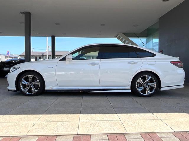 クラウンハイブリッド RSアドバンス TRDエアロ ムーンルーフ セーフティパッケージプラス 黒革シート ブラインドスポットモニター 3眼LEDヘッド 純正18インチスパッタリング塗装アルミ カラーヘッドアップディスプレイ スマートキー(16枚目)