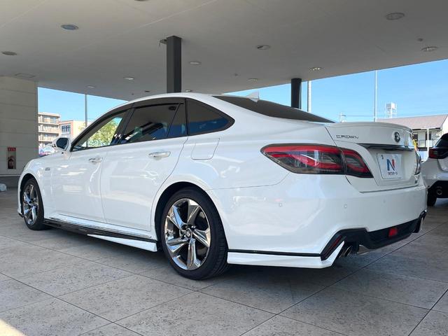 クラウンハイブリッド RSアドバンス TRDエアロ ムーンルーフ セーフティパッケージプラス 黒革シート ブラインドスポットモニター 3眼LEDヘッド 純正18インチスパッタリング塗装アルミ カラーヘッドアップディスプレイ スマートキー(23枚目)