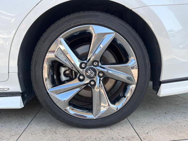 クラウンハイブリッド RSアドバンス TRDエアロ ムーンルーフ セーフティパッケージプラス 黒革シート ブラインドスポットモニター 3眼LEDヘッド 純正18インチスパッタリング塗装アルミ カラーヘッドアップディスプレイ スマートキー(25枚目)