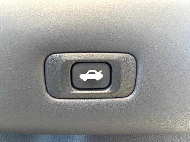 クラウンハイブリッド RSアドバンス TRDエアロ ムーンルーフ セーフティパッケージプラス 黒革シート ブラインドスポットモニター 3眼LEDヘッド 純正18インチスパッタリング塗装アルミ カラーヘッドアップディスプレイ スマートキー(29枚目)