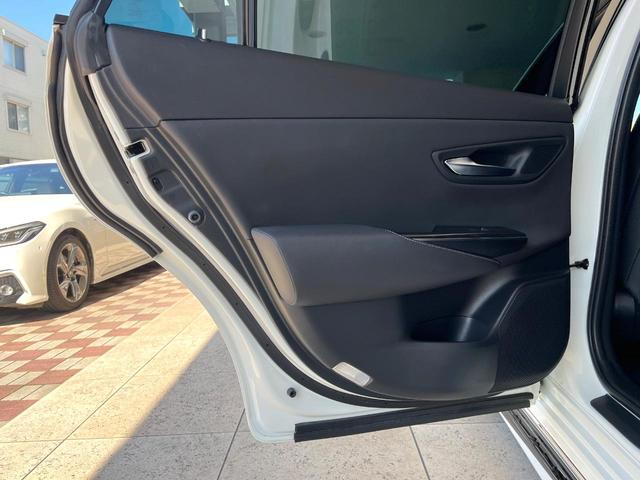 クラウンハイブリッド RSアドバンス TRDエアロ ムーンルーフ セーフティパッケージプラス 黒革シート ブラインドスポットモニター 3眼LEDヘッド 純正18インチスパッタリング塗装アルミ カラーヘッドアップディスプレイ スマートキー(31枚目)