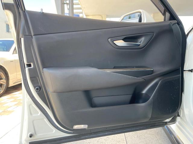 クラウンハイブリッド RSアドバンス TRDエアロ ムーンルーフ セーフティパッケージプラス 黒革シート ブラインドスポットモニター 3眼LEDヘッド 純正18インチスパッタリング塗装アルミ カラーヘッドアップディスプレイ スマートキー(32枚目)