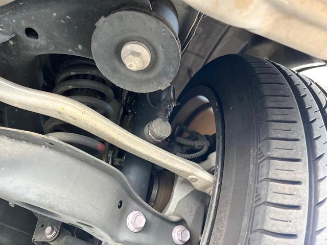 クラウンハイブリッド RSアドバンス TRDエアロ ムーンルーフ セーフティパッケージプラス 黒革シート ブラインドスポットモニター 3眼LEDヘッド 純正18インチスパッタリング塗装アルミ カラーヘッドアップディスプレイ スマートキー(37枚目)