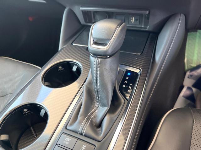 クラウンハイブリッド RSアドバンス TRDエアロ ムーンルーフ セーフティパッケージプラス 黒革シート ブラインドスポットモニター 3眼LEDヘッド 純正18インチスパッタリング塗装アルミ カラーヘッドアップディスプレイ スマートキー(48枚目)