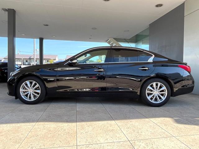 スカイライン ３５０ＧＴ　ＦＯＵＲ　ハイブリッド　タイプＰ　アラウンドビューモニター　エマージェンシーブレーキ　インテリジェントクルーズコントロール　純正１７インチアルミ　メモリー機能付きパワーシート　黒革シート　シートヒーター　革巻きステアリング　純正ナビ（17枚目）