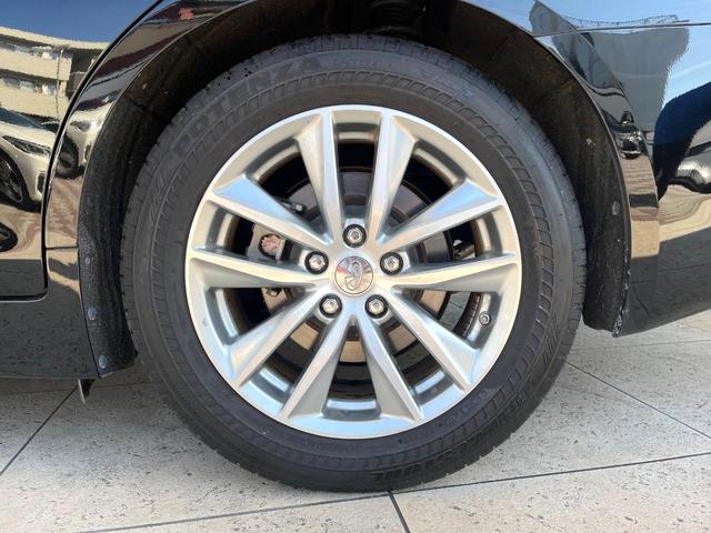 スカイライン ３５０ＧＴ　ＦＯＵＲ　ハイブリッド　タイプＰ　アラウンドビューモニター　エマージェンシーブレーキ　インテリジェントクルーズコントロール　純正１７インチアルミ　メモリー機能付きパワーシート　黒革シート　シートヒーター　革巻きステアリング　純正ナビ（32枚目）