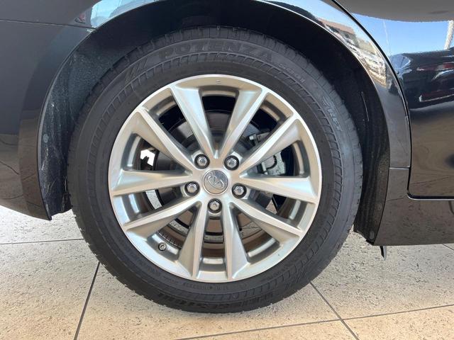 スカイライン ３５０ＧＴ　ＦＯＵＲ　ハイブリッド　タイプＰ　アラウンドビューモニター　エマージェンシーブレーキ　インテリジェントクルーズコントロール　純正１７インチアルミ　メモリー機能付きパワーシート　黒革シート　シートヒーター　革巻きステアリング　純正ナビ（33枚目）