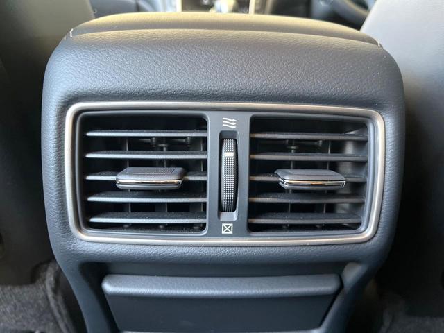 スカイライン ３５０ＧＴ　ＦＯＵＲ　ハイブリッド　タイプＰ　アラウンドビューモニター　エマージェンシーブレーキ　インテリジェントクルーズコントロール　純正１７インチアルミ　メモリー機能付きパワーシート　黒革シート　シートヒーター　革巻きステアリング　純正ナビ（35枚目）