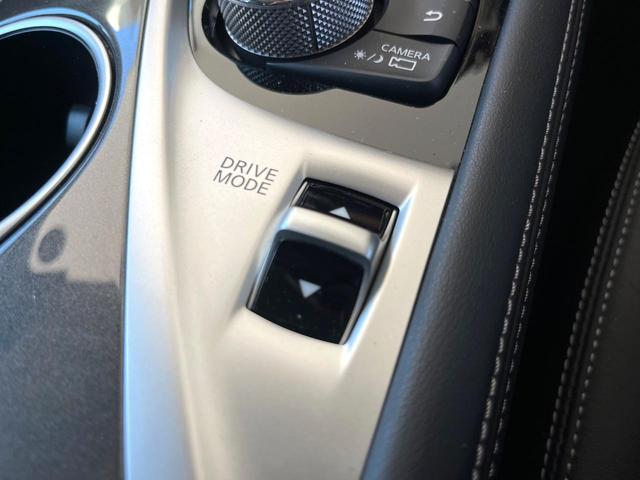 スカイライン ３５０ＧＴ　ＦＯＵＲ　ハイブリッド　タイプＰ　アラウンドビューモニター　エマージェンシーブレーキ　インテリジェントクルーズコントロール　純正１７インチアルミ　メモリー機能付きパワーシート　黒革シート　シートヒーター　革巻きステアリング　純正ナビ（44枚目）