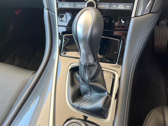 スカイライン ３５０ＧＴ　ＦＯＵＲ　ハイブリッド　タイプＰ　アラウンドビューモニター　エマージェンシーブレーキ　インテリジェントクルーズコントロール　純正１７インチアルミ　メモリー機能付きパワーシート　黒革シート　シートヒーター　革巻きステアリング　純正ナビ（46枚目）