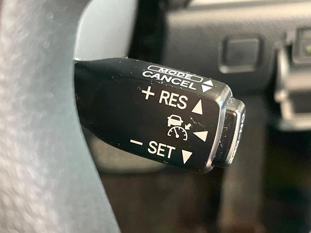 クラウン アスリートG パノラミックビューモニター プリクラッシュセーフティシステム レーダークルーズコントロール クリアランスソナー 黒革シート メモリー機能付きパワーシート 純正18インチアルミ イージークローザー 禁煙(5枚目)