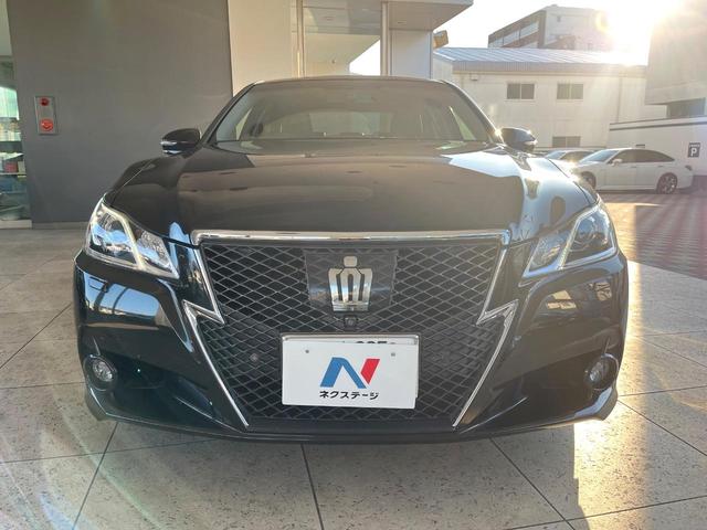 クラウン アスリートG パノラミックビューモニター プリクラッシュセーフティシステム レーダークルーズコントロール クリアランスソナー 黒革シート メモリー機能付きパワーシート 純正18インチアルミ イージークローザー 禁煙(14枚目)