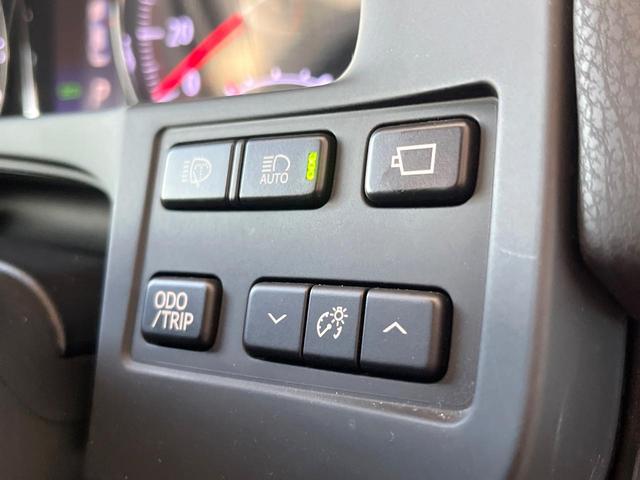 クラウン アスリートG パノラミックビューモニター プリクラッシュセーフティシステム レーダークルーズコントロール クリアランスソナー 黒革シート メモリー機能付きパワーシート 純正18インチアルミ イージークローザー 禁煙(35枚目)