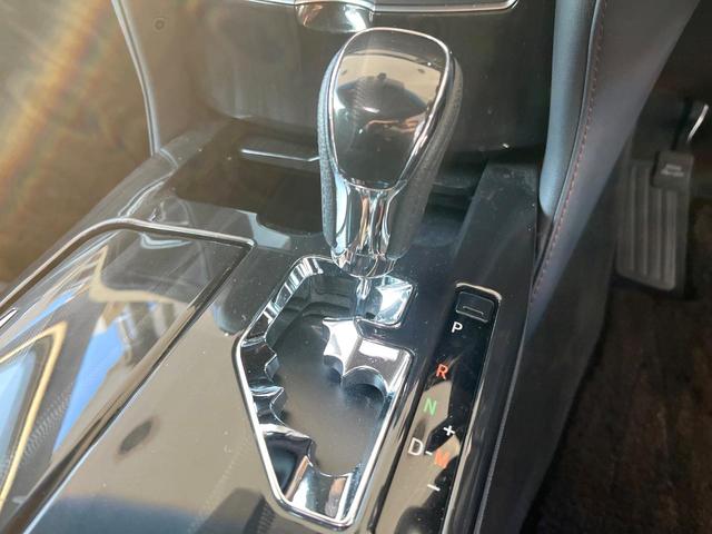 クラウン アスリートG パノラミックビューモニター プリクラッシュセーフティシステム レーダークルーズコントロール クリアランスソナー 黒革シート メモリー機能付きパワーシート 純正18インチアルミ イージークローザー 禁煙(41枚目)