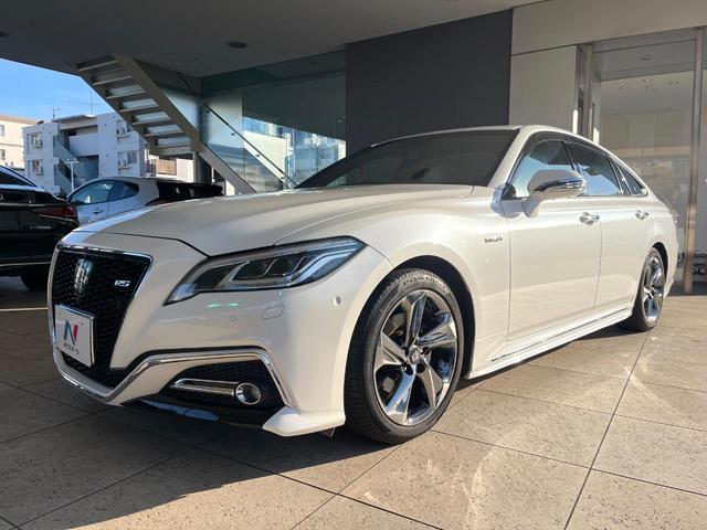 クラウンハイブリッド ＲＳアドバンス　パノラミックビューモニター　白革シート　デジタルインナーミラー　ブラインドスポットモニター　リヤクロストラフィックオートブレーキ　純正１８インチアルミ　パドルシフト　メモリー機能付きパワーシート　禁煙（35枚目）