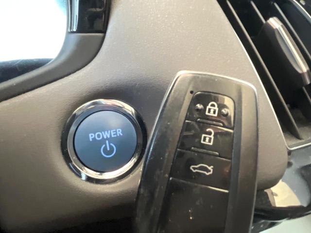 クラウンハイブリッド ＲＳアドバンス　パノラミックビューモニター　白革シート　デジタルインナーミラー　ブラインドスポットモニター　リヤクロストラフィックオートブレーキ　純正１８インチアルミ　パドルシフト　メモリー機能付きパワーシート　禁煙（48枚目）