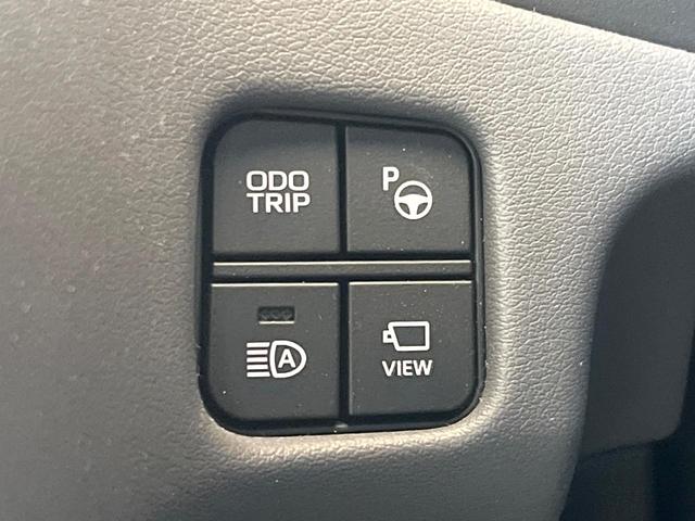 クラウンハイブリッド ＲＳアドバンス　パノラミックビューモニター　白革シート　デジタルインナーミラー　ブラインドスポットモニター　リヤクロストラフィックオートブレーキ　純正１８インチアルミ　パドルシフト　メモリー機能付きパワーシート　禁煙（50枚目）