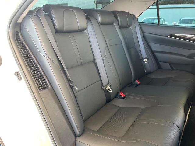 クラウンハイブリッド アスリートS J-フロンティアリミテッド 特別仕様車 パノラミックビューモニター ムーンルーフ 純正オプション18インチアルミ 黒革シート セーフティセンス クリアランスソナー/バックソナー LEDヘッドライト&フォグ シートヒーター ETC(9枚目)