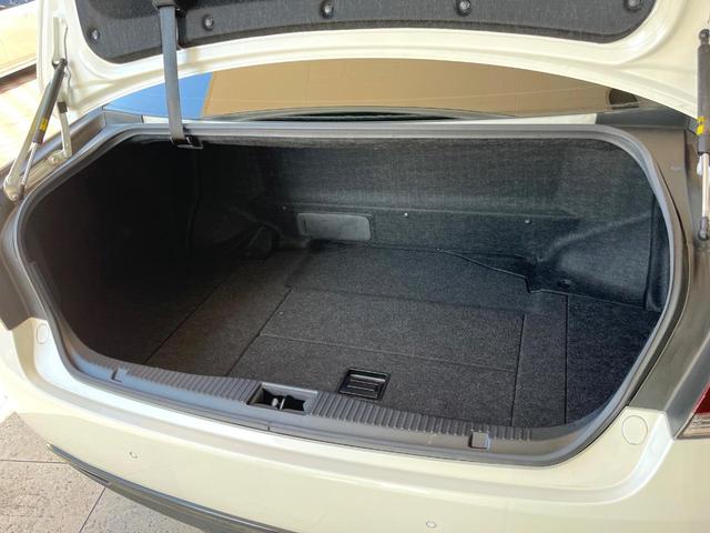 クラウンハイブリッド アスリートS J-フロンティアリミテッド 特別仕様車 パノラミックビューモニター ムーンルーフ 純正オプション18インチアルミ 黒革シート セーフティセンス クリアランスソナー/バックソナー LEDヘッドライト&フォグ シートヒーター ETC(10枚目)