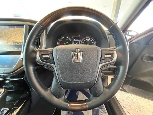 クラウンハイブリッド アスリートS J-フロンティアリミテッド 特別仕様車 パノラミックビューモニター ムーンルーフ 純正オプション18インチアルミ 黒革シート セーフティセンス クリアランスソナー/バックソナー LEDヘッドライト&フォグ シートヒーター ETC(11枚目)