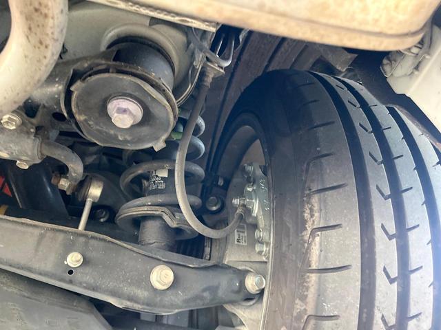 クラウンハイブリッド アスリートS J-フロンティアリミテッド 特別仕様車 パノラミックビューモニター ムーンルーフ 純正オプション18インチアルミ 黒革シート セーフティセンス クリアランスソナー/バックソナー LEDヘッドライト&フォグ シートヒーター ETC(19枚目)