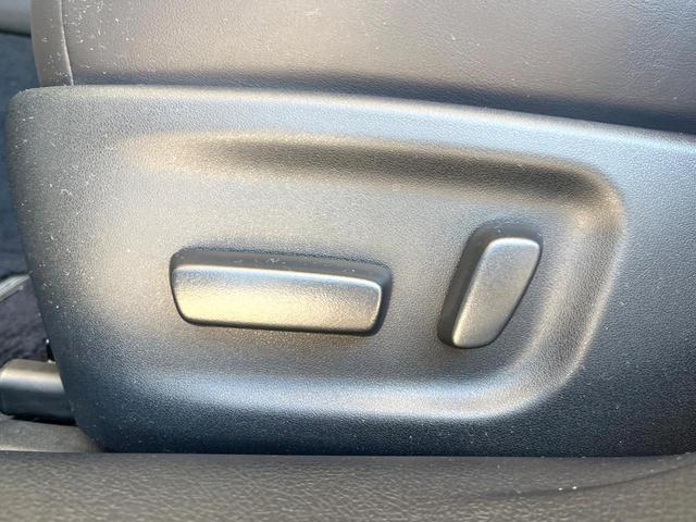 クラウンハイブリッド アスリートS J-フロンティアリミテッド 特別仕様車 パノラミックビューモニター ムーンルーフ 純正オプション18インチアルミ 黒革シート セーフティセンス クリアランスソナー/バックソナー LEDヘッドライト&フォグ シートヒーター ETC(30枚目)