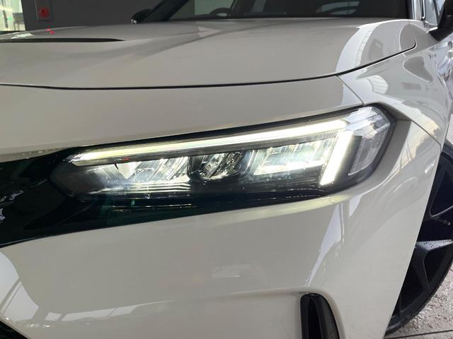 シビック タイプR レーシングブラックパッケージ 6MT ターボ ホンダセンシング 大型リヤスポイラー ブレンボ製キャリパー 純正19インチアルミ 専用スポーツシート ホンダコネクトディスプレイ バックカメラ LEDヘッドライト ETC2.0(13枚目)