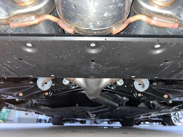 シビック タイプR レーシングブラックパッケージ 6MT ターボ ホンダセンシング 大型リヤスポイラー ブレンボ製キャリパー 純正19インチアルミ 専用スポーツシート ホンダコネクトディスプレイ バックカメラ LEDヘッドライト ETC2.0(20枚目)