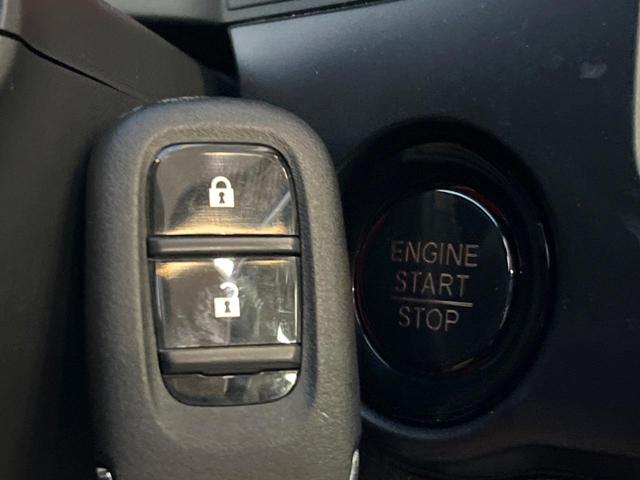 シビック タイプR レーシングブラックパッケージ 6MT ターボ ホンダセンシング 大型リヤスポイラー ブレンボ製キャリパー 純正19インチアルミ 専用スポーツシート ホンダコネクトディスプレイ バックカメラ LEDヘッドライト ETC2.0(25枚目)