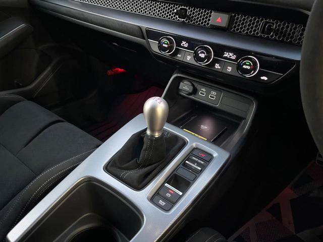 シビック タイプR レーシングブラックパッケージ 6MT ターボ ホンダセンシング 大型リヤスポイラー ブレンボ製キャリパー 純正19インチアルミ 専用スポーツシート ホンダコネクトディスプレイ バックカメラ LEDヘッドライト ETC2.0(32枚目)