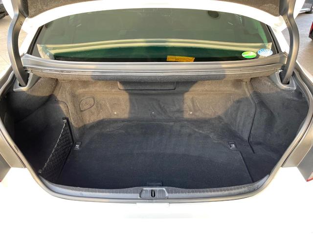 LS LS600h バージョンL マークレビンソンサウンド プリクラッシュセーフティシステム レーダークルーズコントロール レーンキープアシスト パワートランクリッド 純正18インチアルミ 黒革シート メモリー機能付きパワーシート(10枚目)