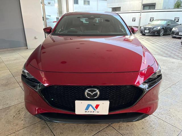 MAZDA3ファストバック 20Sバーガンディ セレクション 360度セーフティパッケージ レッドパーフォレーション革シート スマートブレーキサポート レーダークルーズコントロール ブラインドスポットモニタリング 純正18インチアルミ シートヒーター 純正ナビ(14枚目)