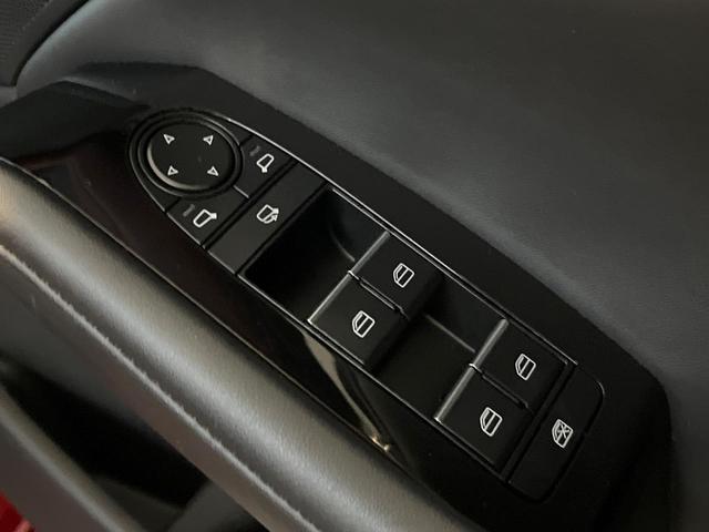MAZDA3ファストバック 20Sバーガンディ セレクション 360度セーフティパッケージ レッドパーフォレーション革シート スマートブレーキサポート レーダークルーズコントロール ブラインドスポットモニタリング 純正18インチアルミ シートヒーター 純正ナビ(32枚目)