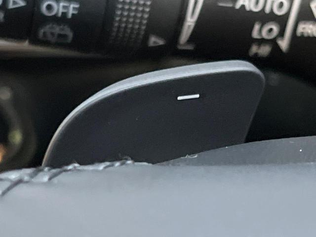 MAZDA3ファストバック 20Sバーガンディ セレクション 360度セーフティパッケージ レッドパーフォレーション革シート スマートブレーキサポート レーダークルーズコントロール ブラインドスポットモニタリング 純正18インチアルミ シートヒーター 純正ナビ(45枚目)