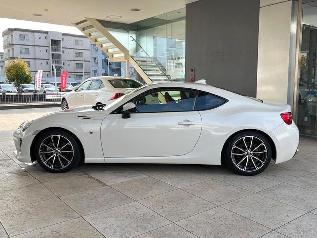 86 GT 後期 HKS車高調 純正17インチアルミ クルーズコントロール バックカメラ LEDヘッドライト パドルシフト ブラックファブリックシート アルミペダル デジタルスピードメーター ワンオーナー ETC(27枚目)