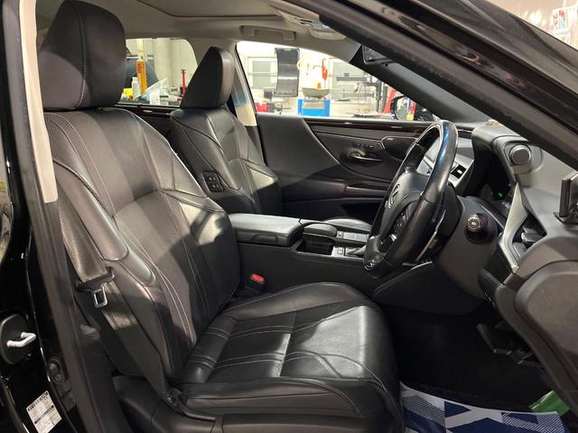 ＥＳ ＥＳ３００ｈ　バージョンＬ　デジタルインナーミラー　パノラミックビューモニター　マークレビンソンサウンド　ムーンルーフ　ブラインドスポット　パドルシフト　純正１８インチアルミ　メモリー機能付きパワーシート　パワートランクリッド（9枚目）