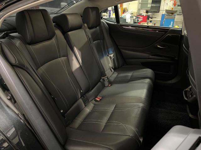ＥＳ ＥＳ３００ｈ　バージョンＬ　デジタルインナーミラー　パノラミックビューモニター　マークレビンソンサウンド　ムーンルーフ　ブラインドスポット　パドルシフト　純正１８インチアルミ　メモリー機能付きパワーシート　パワートランクリッド（10枚目）