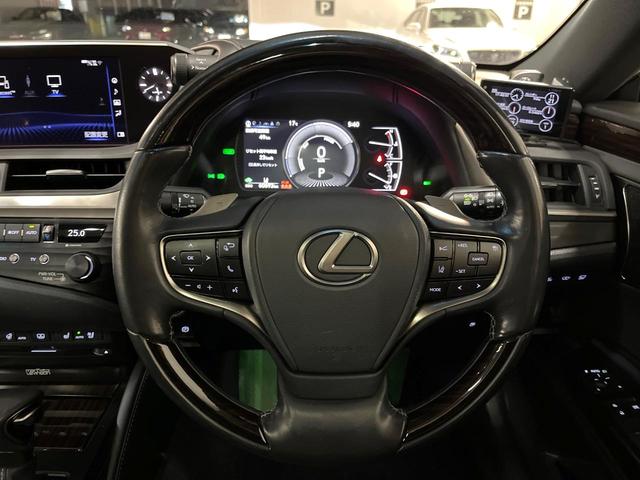 ＥＳ ＥＳ３００ｈ　バージョンＬ　デジタルインナーミラー　パノラミックビューモニター　マークレビンソンサウンド　ムーンルーフ　ブラインドスポット　パドルシフト　純正１８インチアルミ　メモリー機能付きパワーシート　パワートランクリッド（12枚目）