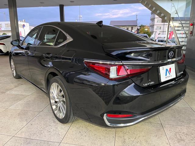 ＥＳ ＥＳ３００ｈ　バージョンＬ　デジタルインナーミラー　パノラミックビューモニター　マークレビンソンサウンド　ムーンルーフ　ブラインドスポット　パドルシフト　純正１８インチアルミ　メモリー機能付きパワーシート　パワートランクリッド（27枚目）