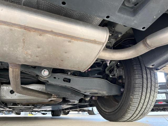 プリウス Ａツーリングセレクション　モデリスタエアロ　プリクラッシュセーフティ　レーダークルーズコントロール　ブラインドスポットモニター　純正１７インチアルミ　黒革シート　シートヒーター　ＬＥＤヘッドライト＆フォグ　パワーシート　ＥＴＣ（22枚目）